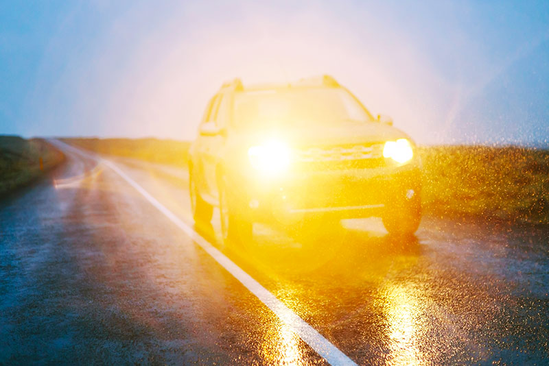Image of a glare on a car while driving
